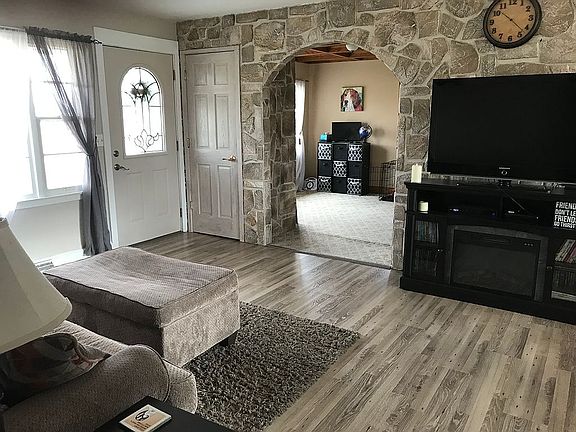 3rd image of 1296 W Fremont St