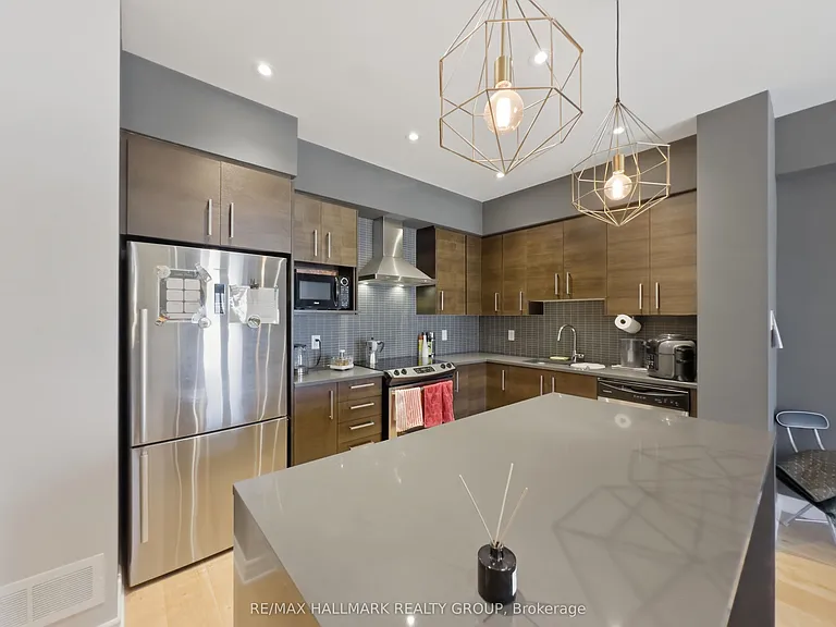 595 Compass St — Photo 6