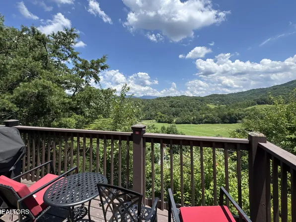 1482 Red Cedar Way, Sevierville, TN 37876