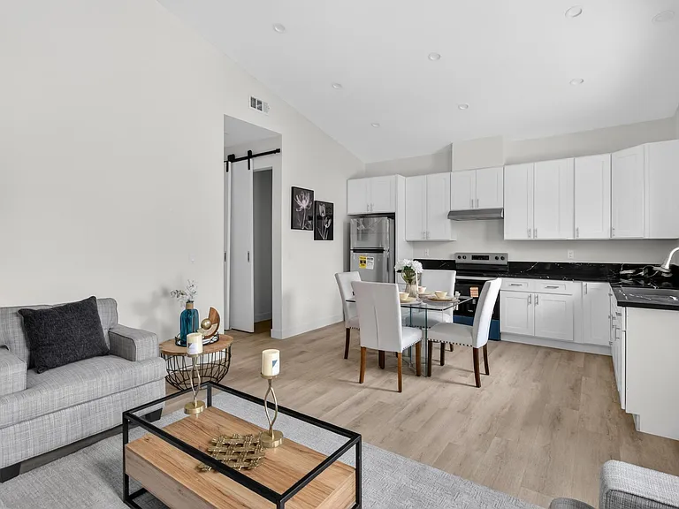 24676 Woodward Ave #C — Photo 3