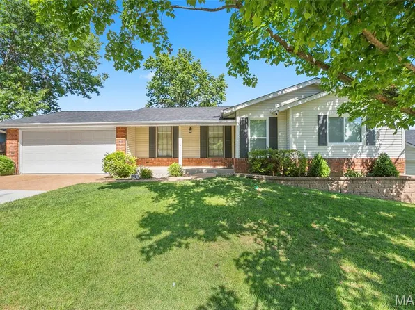 5812 Birch Hollow Dr, Saint Louis, MO 63129