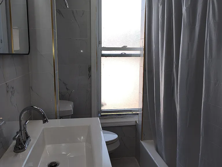 53 Duerstein St #UP — Photo 12