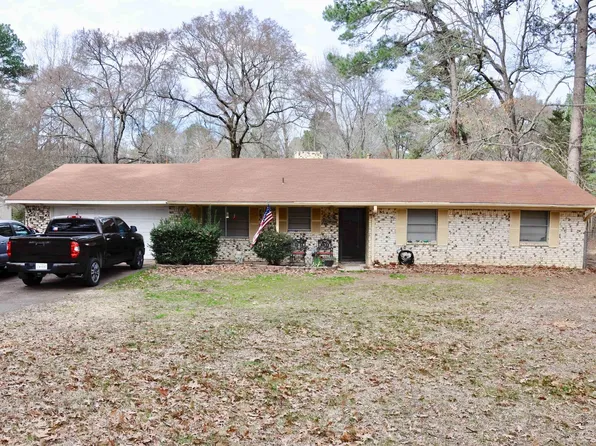 300 S Timberlane Rd, Lone Star, TX 75668