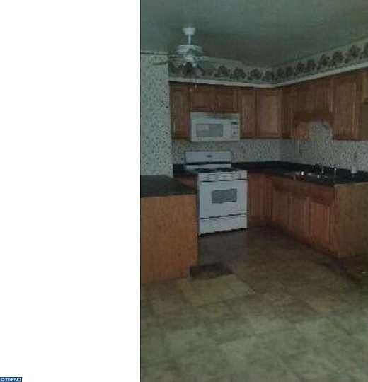 2nd image of 136 Satinwood Rd