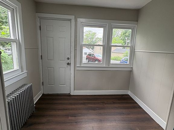2nd image of 117-119 N 9th St #101