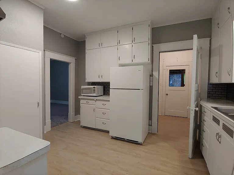 216 S Academy St — Photo 16