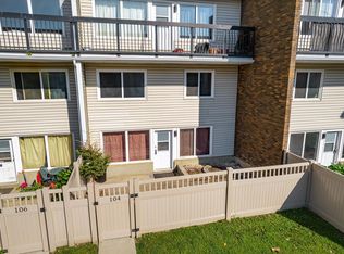Country Club Estate, Edmonton, AB T5R 2E1