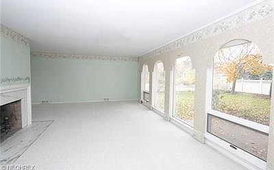 5th image of 22465 Hilliard Blvd