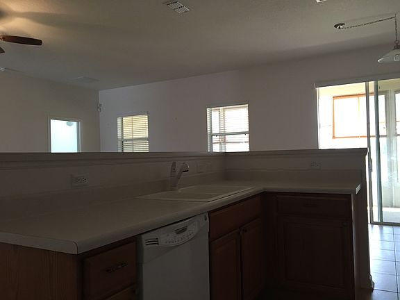 4th image of 5581 Silver Thistle Ln