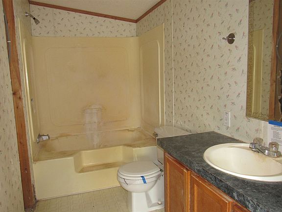 3rd image of 635 Ditto Ln