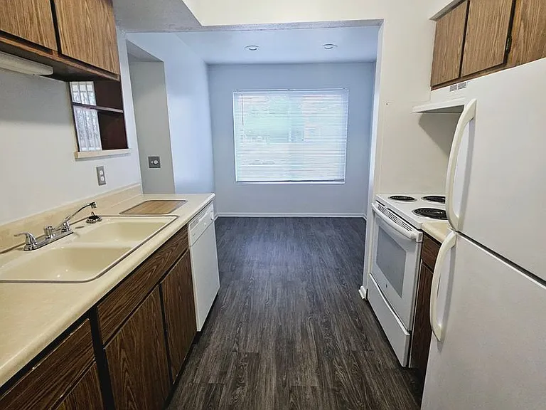 Sugarbush Apartments — Photo 134