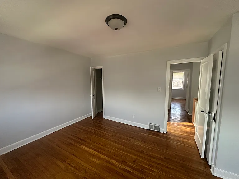 4442 Loring St — Photo 9