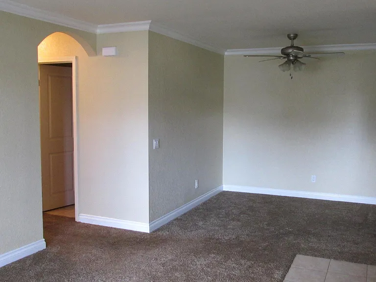 1423 Graves Ave #215 — Photo 5