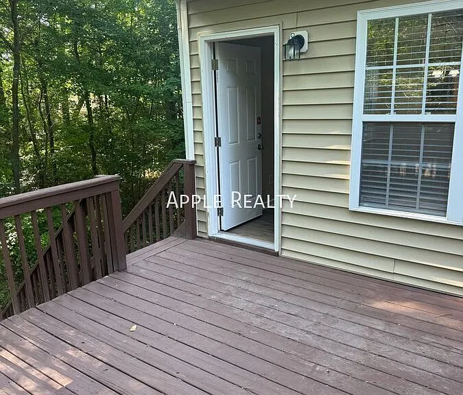 202 Allen St #B — Photo 4