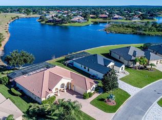 9085 Palm Beach Dr, Weeki Wachee, FL 34613