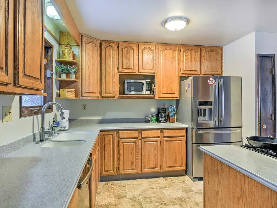 4020 Crosson Dr