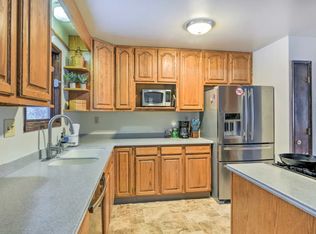 4020 Crosson Dr, Anchorage, AK 99517