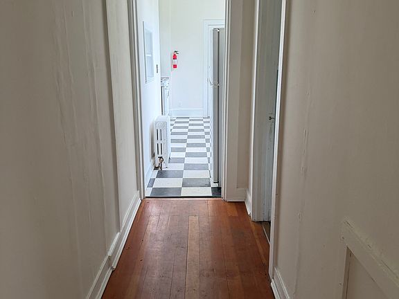 5th image of 404 Pearl St APT 1E
