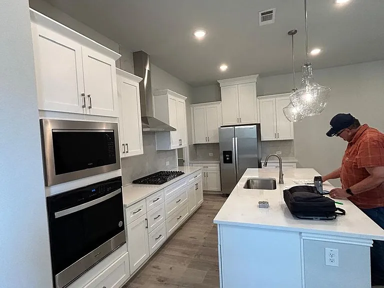 9008 Guadalupe St — Photo 27