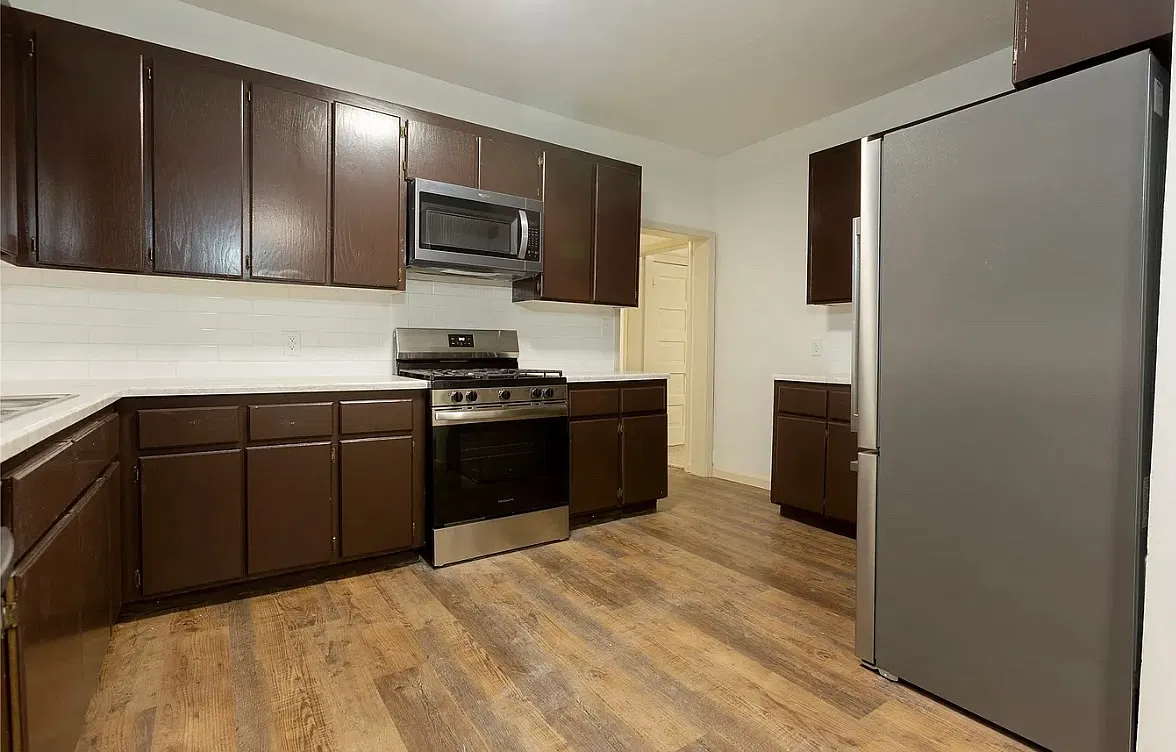 3 bed, 1.5 bath, 1335 sqft, $1,150 — Photo 4