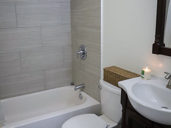 4th image of 2252 W Lawrence Ave #G