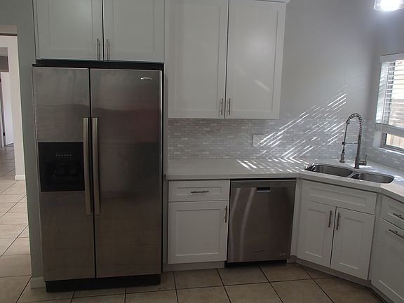 5th image of 1612 E Villa Theresa Dr