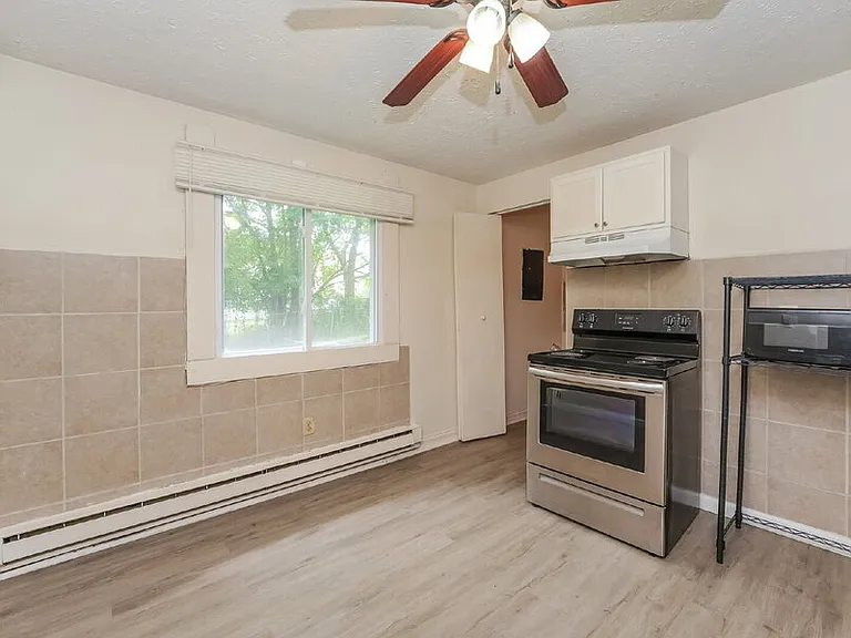 1319 Fillmore Cir — Photo 2