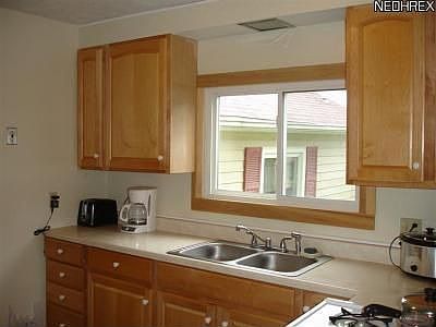 4th image of 40697 Carlisle Ave