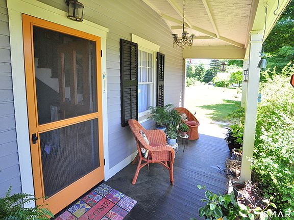 5th image of 299 Palisado Avenue