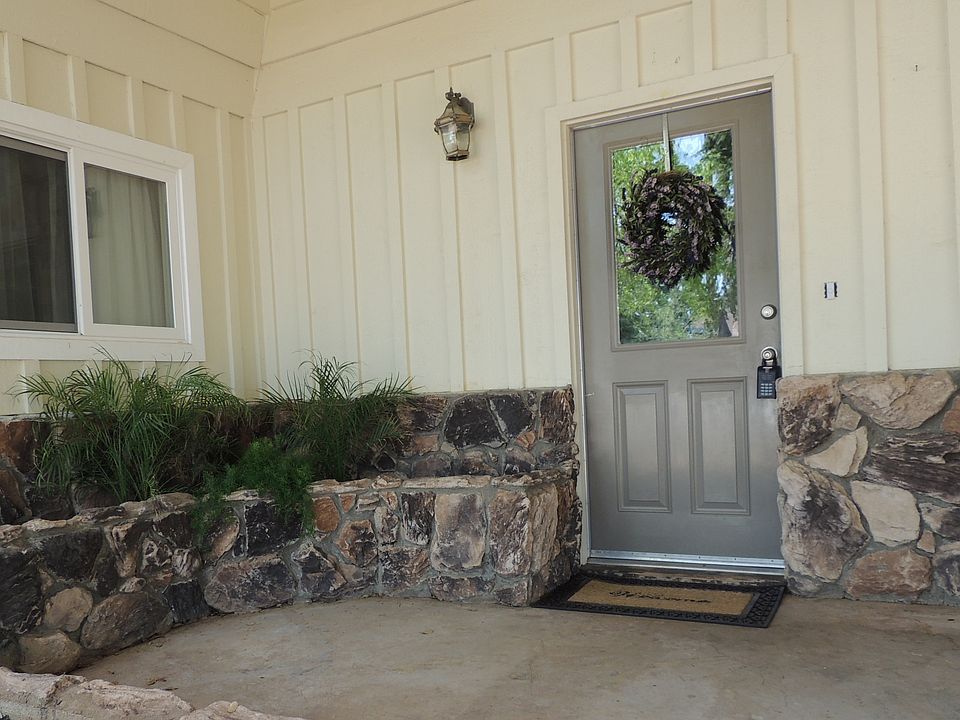 1st image of 555 Woodacre Dr