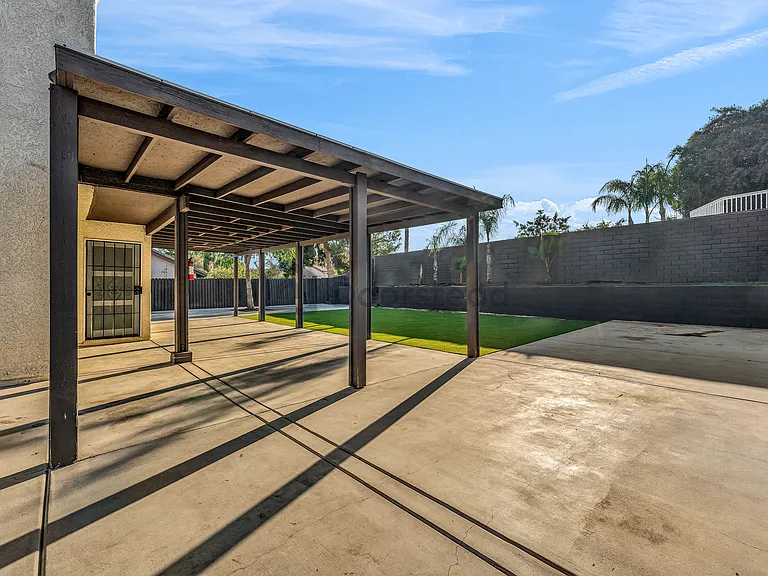 26150 Coronada Dr — Photo 43