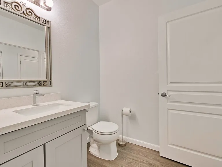 453 E Okeefe St #307 — Photo 26
