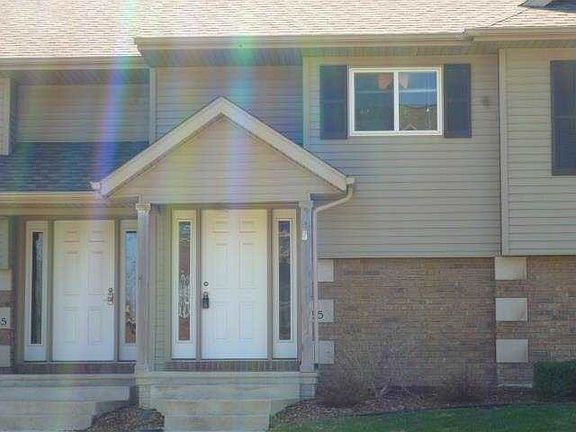 5th image of 135 Jefferson St