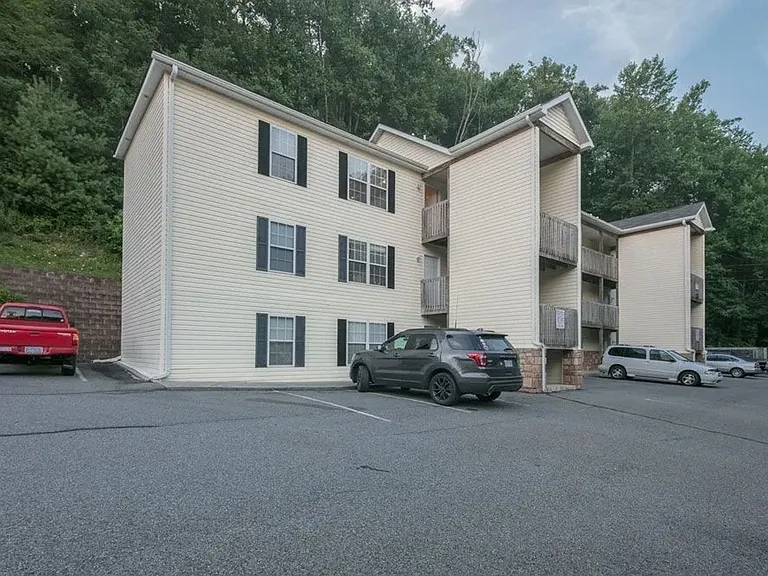 1794 Poplar Grove Rd — Photo 8