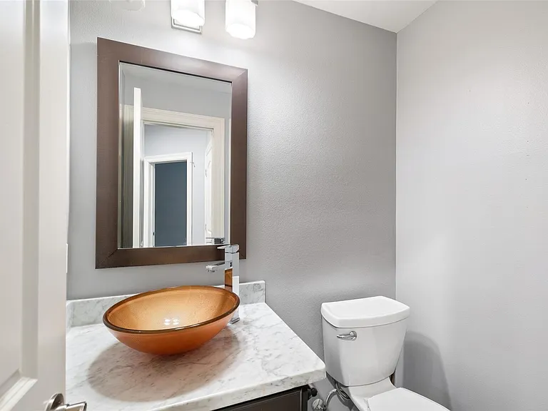 3501 Chenevert St #17 — Photo 12