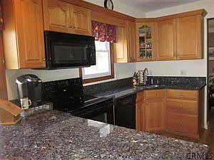 3rd image of 13 Middlesex Dr