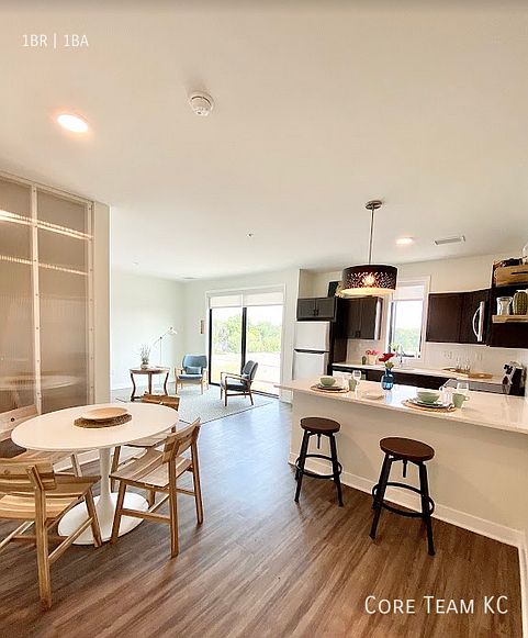 1st image of 222 W 75th St #304