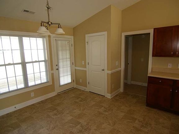 4th image of 2541 A Saddleback Dr