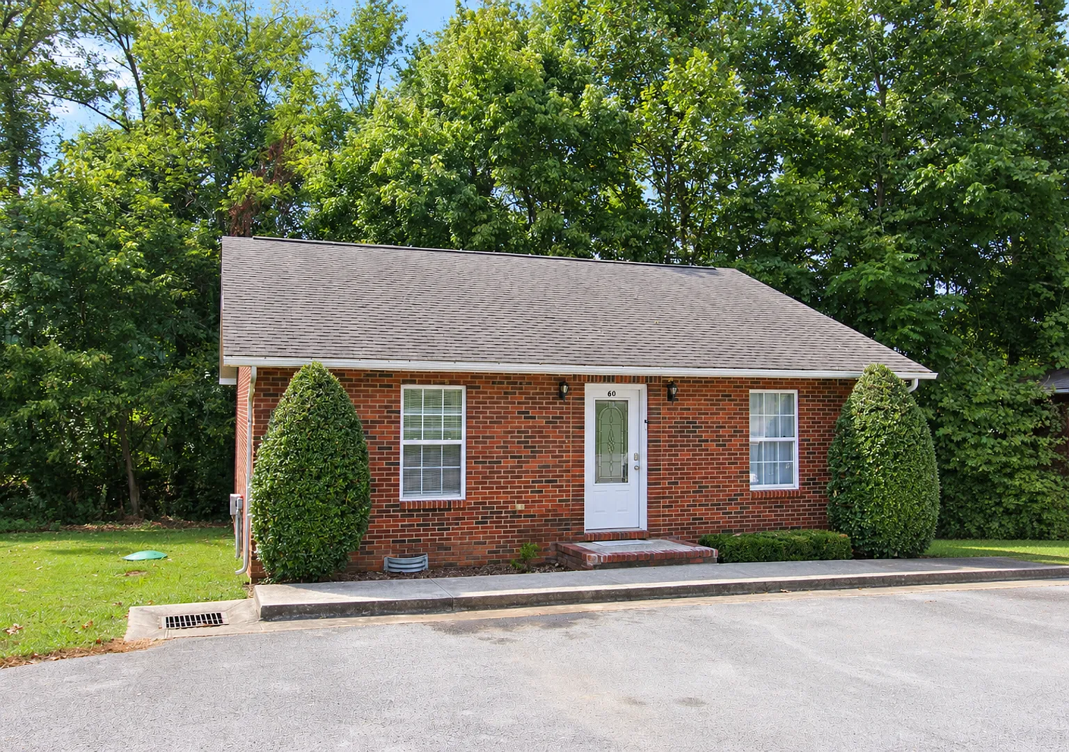60 Lexington Court — Photo 1