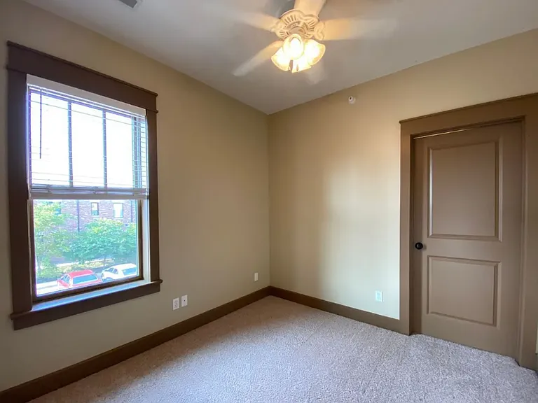231 W Dodds St — Photo 10
