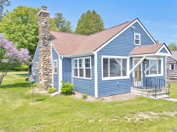 2968 Wolverine Rd, East Tawas, MI 48730