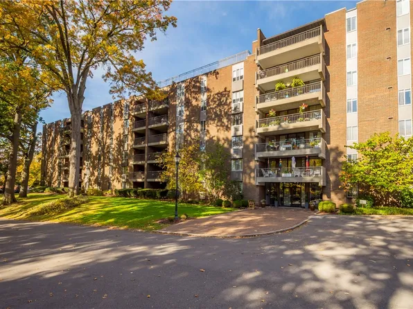 201 Grant St APT 108, Sewickley, PA 15143