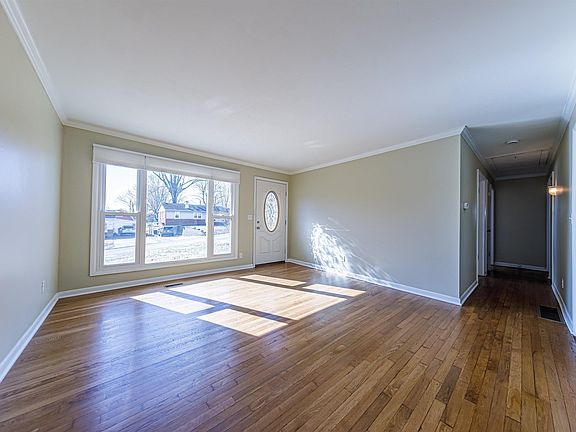 4th image of 4007 Clement St