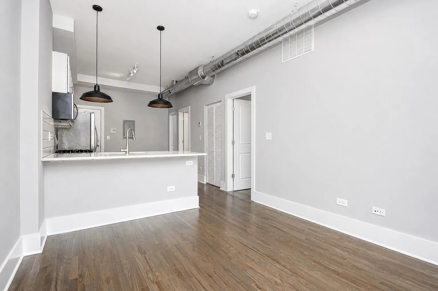 1 bed, 587 sqft, $1,800 — Photo 3