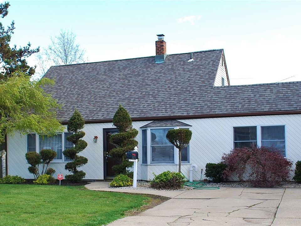 1st image of 44 Sycamore Ln