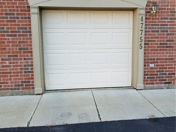 3rd image of 47755 Ormskirk Dr