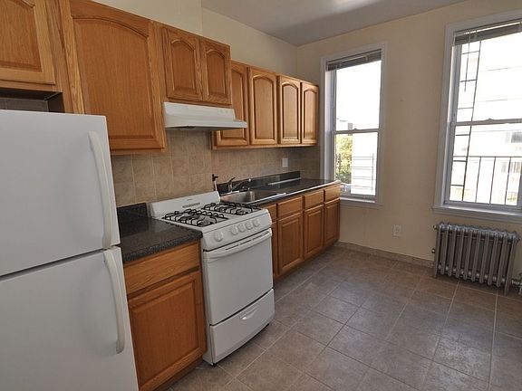 2nd image of 52-07 Skillman Ave #L3