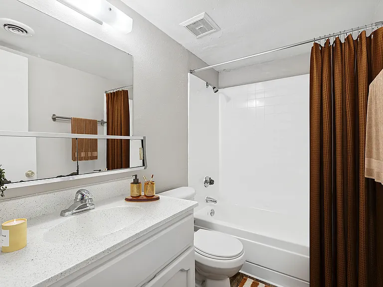 Bridge Lane Apartment Homes — Photo 6