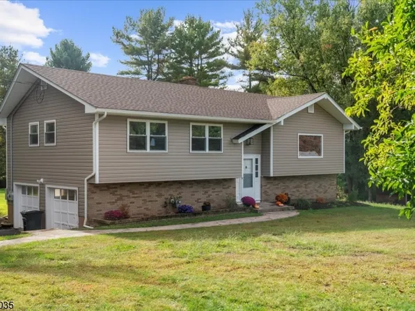 140 Hillcrest Rd, Readington Twp., NJ 08822