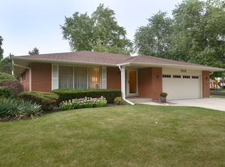 1808 E Maya Ln, Mount Prospect, IL 60056